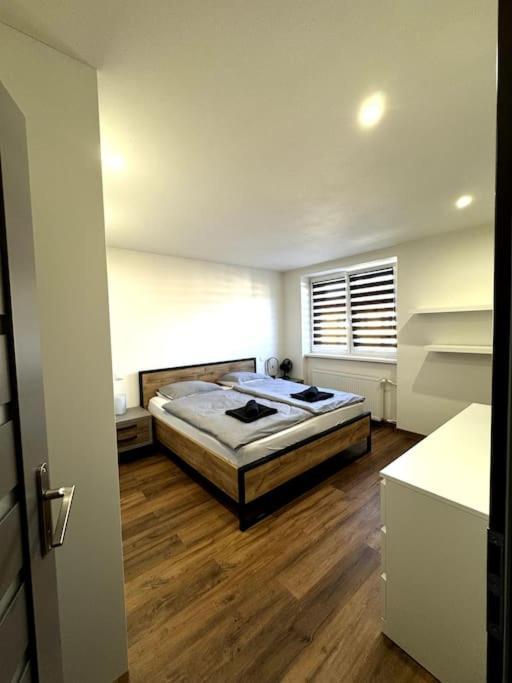 Modern Apartment In City Centre Besztercebánya Kültér fotó